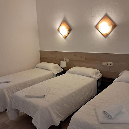 Hostal Casa Torrent Canet De Mar Buitenkant foto