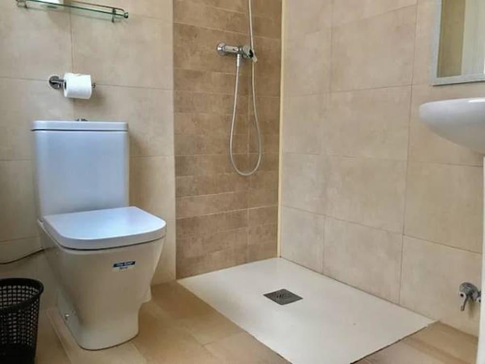 Hostal Casa Torrent Canet De Mar Buitenkant foto
