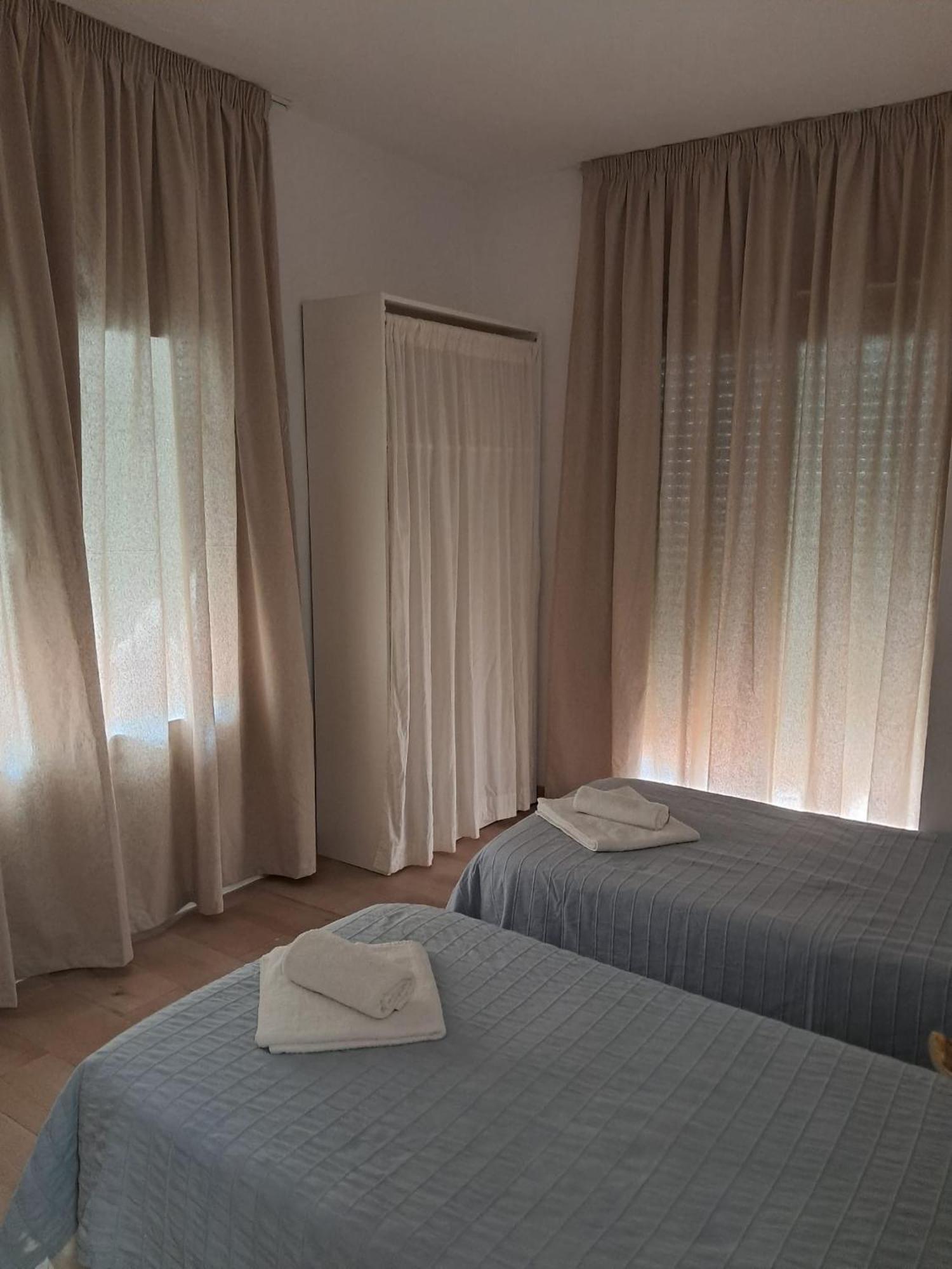 Hostal Casa Torrent Canet De Mar Buitenkant foto