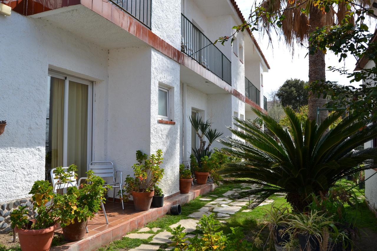 Hostal Casa Torrent Canet De Mar Buitenkant foto