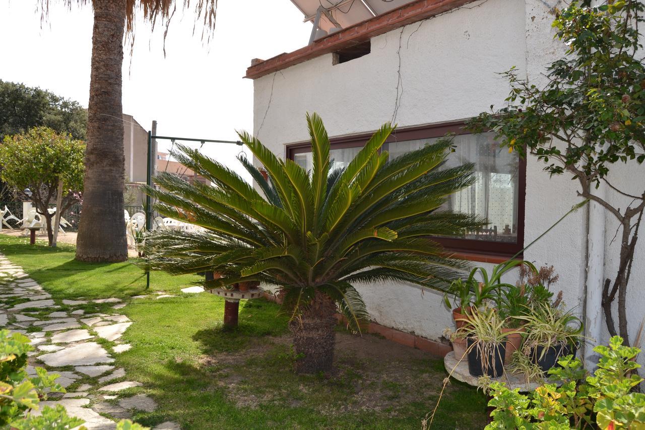 Hostal Casa Torrent Canet De Mar Buitenkant foto