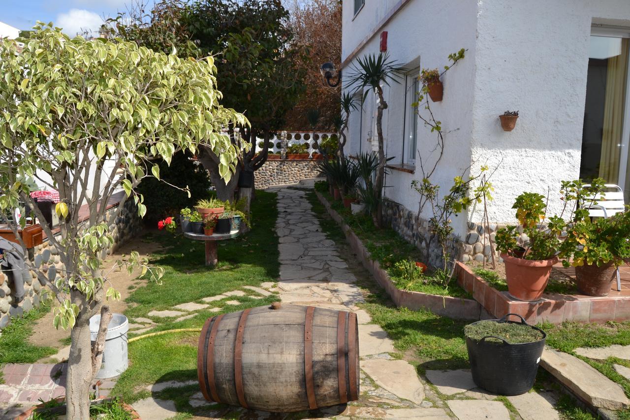 Hostal Casa Torrent Canet De Mar Buitenkant foto
